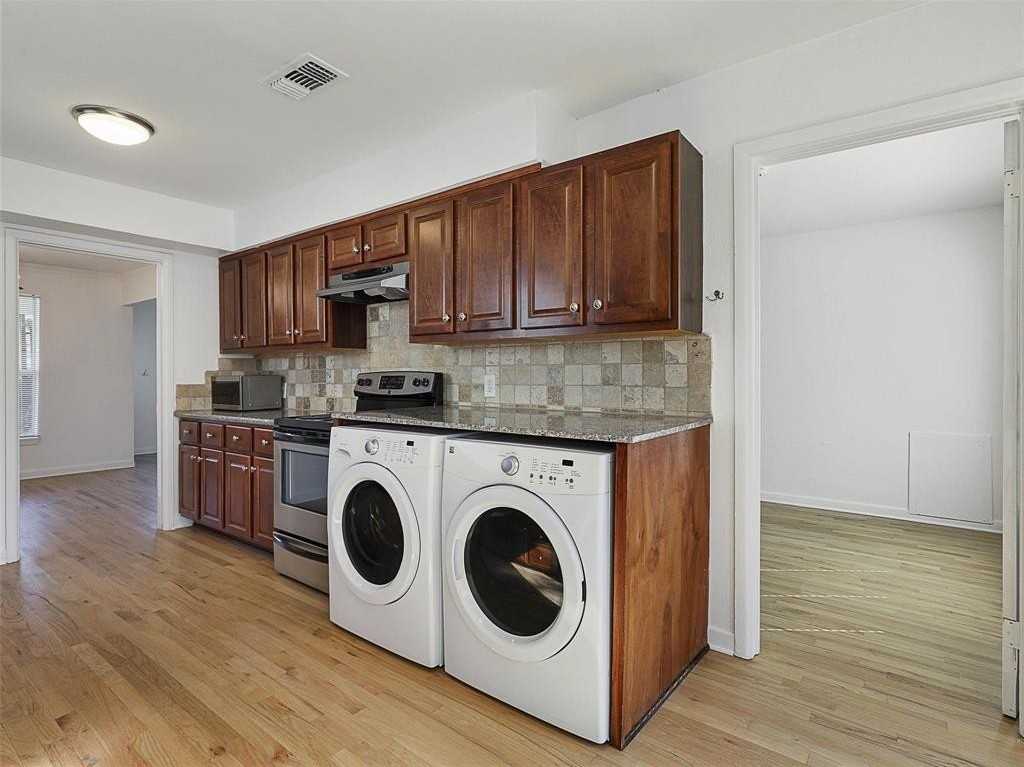 4302 Sexton Ln - Photo 5 of 22