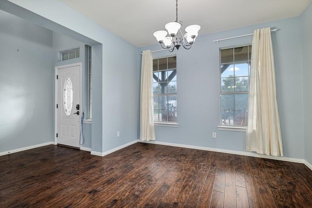 931 W Cedar St - Photo 7 of 38