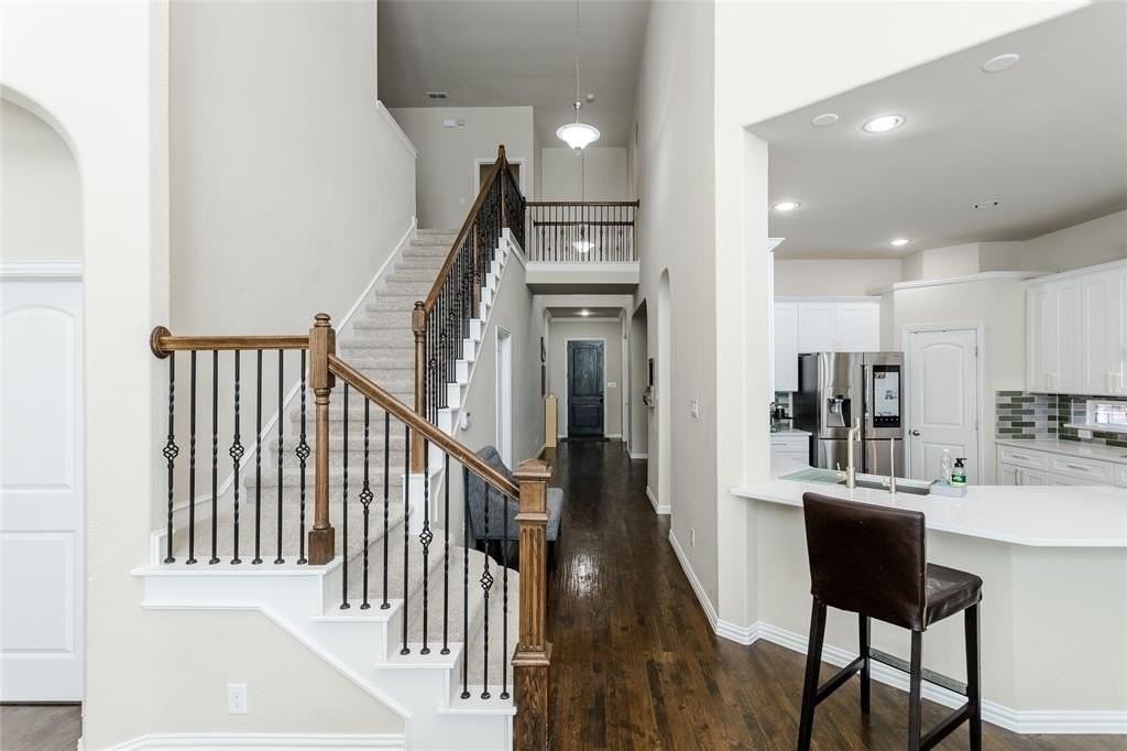 8801 Stenson St - Photo 5 of 39