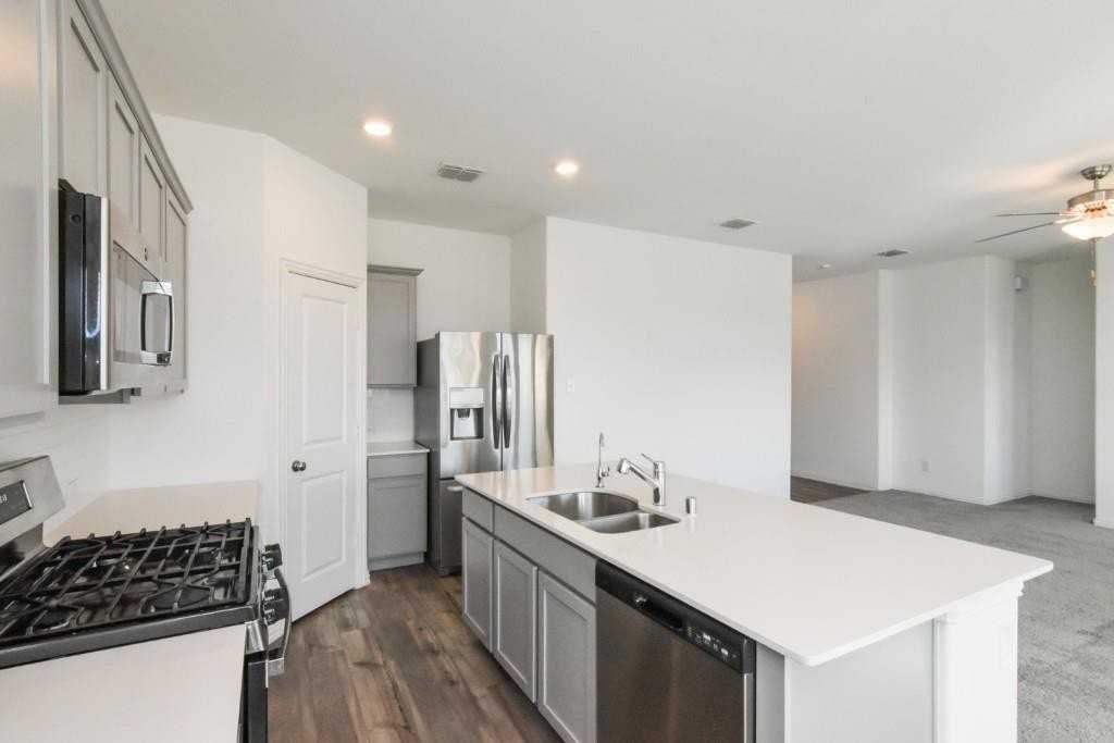 1840 Da Vinci Dr - Photo 4 of 19