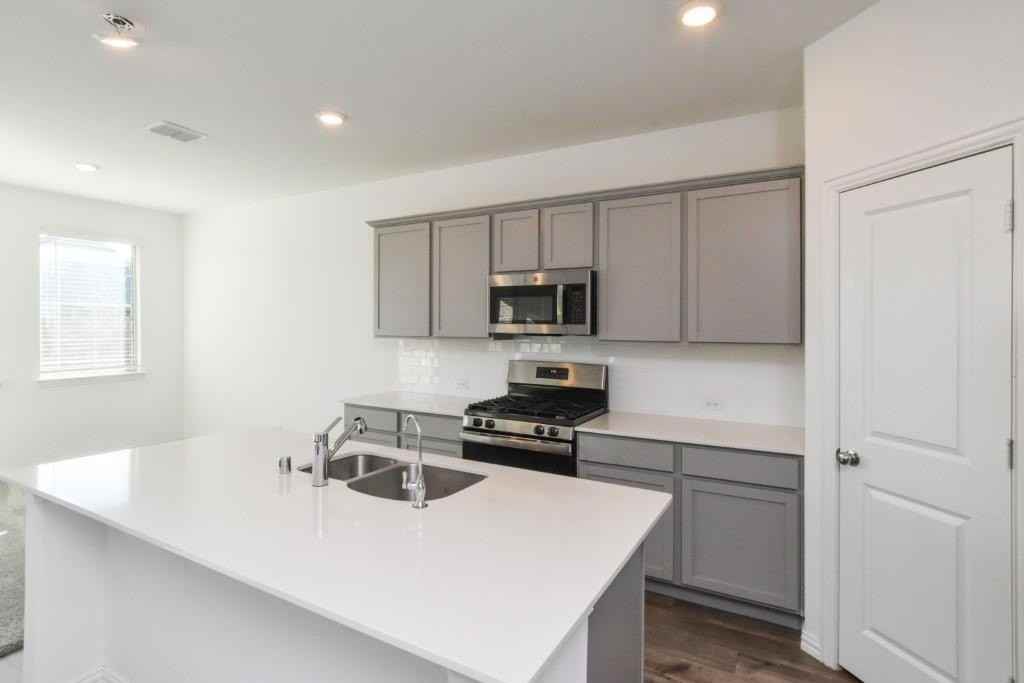 1840 Da Vinci Dr - Photo 5 of 19