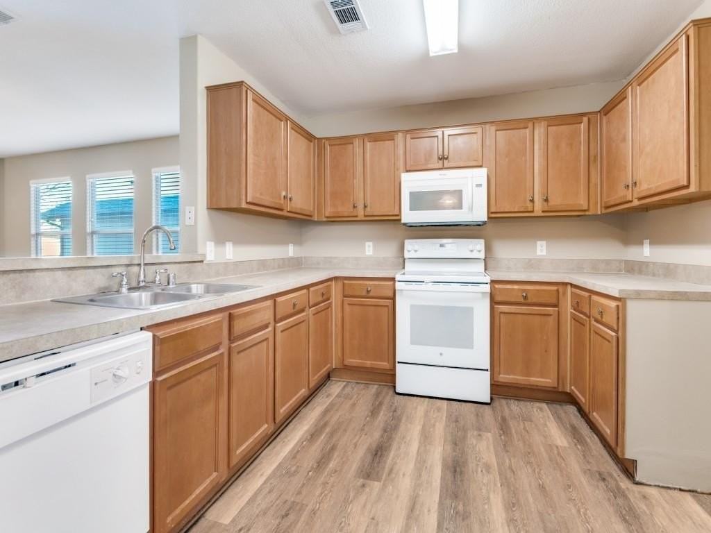 8026 Arkan Pkwy - Photo 4 of 12