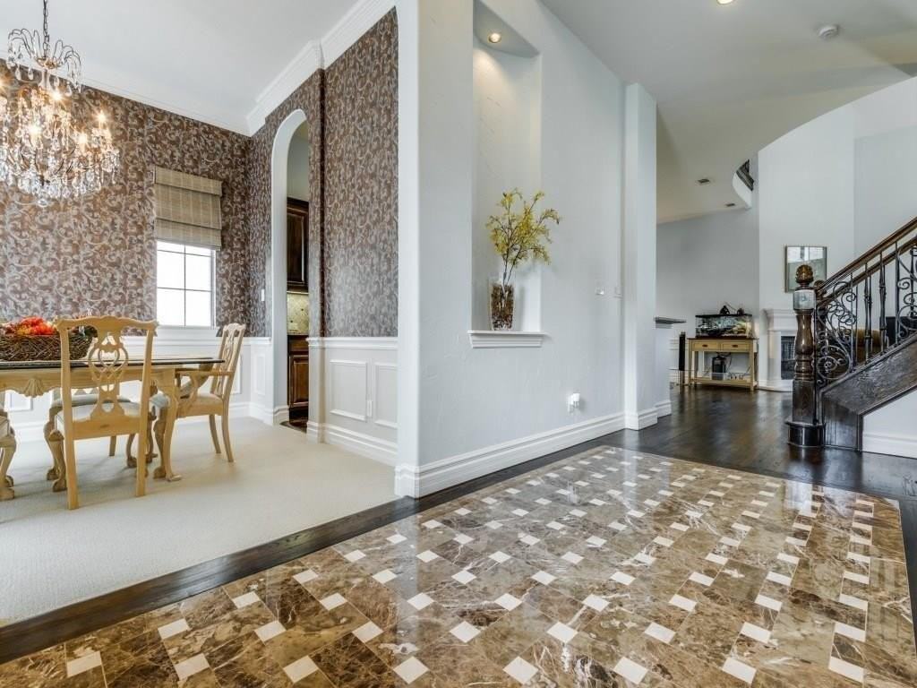 4561 Ethridge Dr - Photo 4 of 31