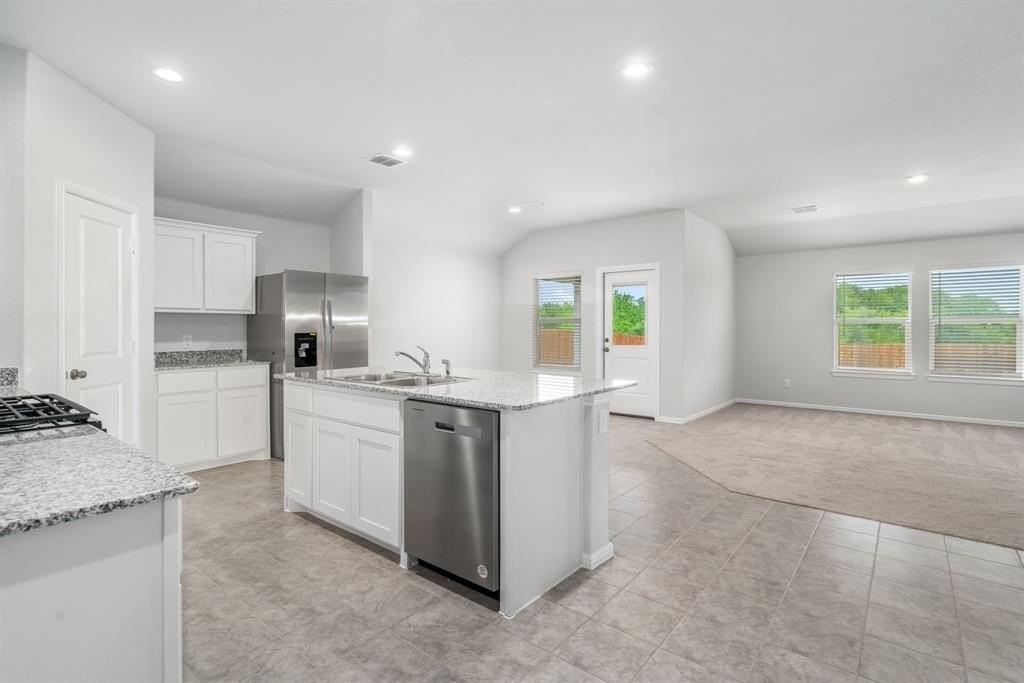 4104 Alberta Ln - Photo 4 of 17