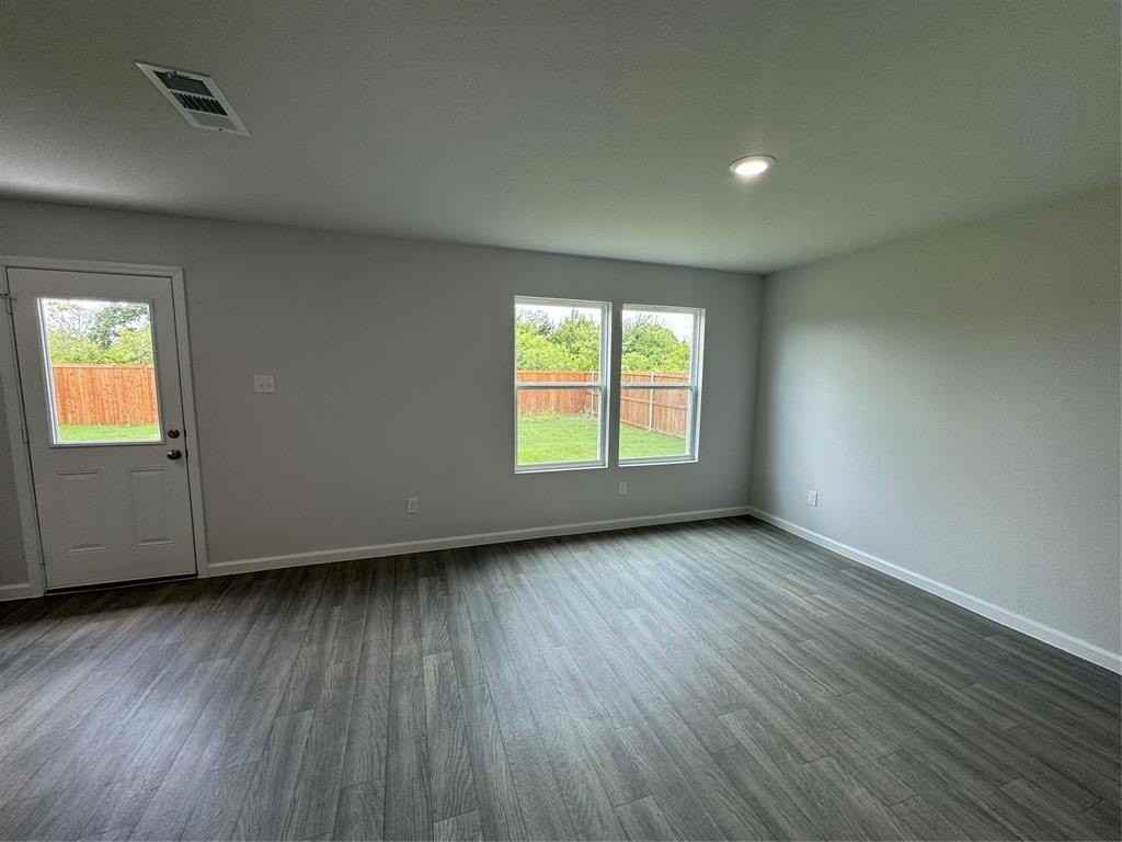 541 Tall Meadows Dr - Photo 4 of 20