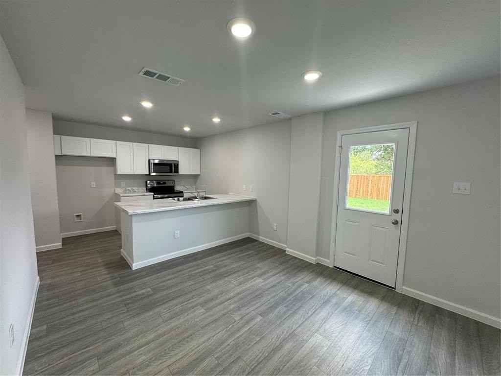 541 Tall Meadows Dr - Photo 5 of 20