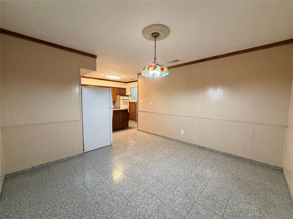 1226 Linkwood Ln - Photo 7 of 20