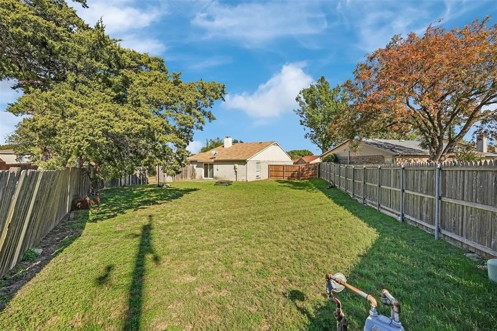 1011 Elk Grove Dr - Photo 3 of 22