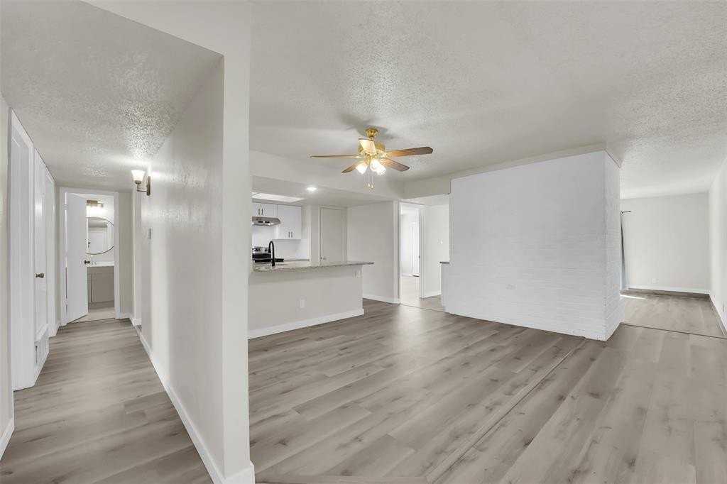 1011 Elk Grove Dr - Photo 4 of 22