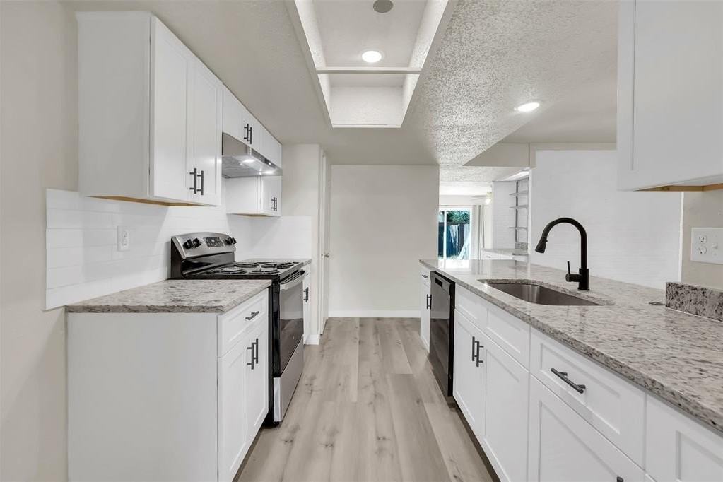 1011 Elk Grove Dr - Photo 6 of 22