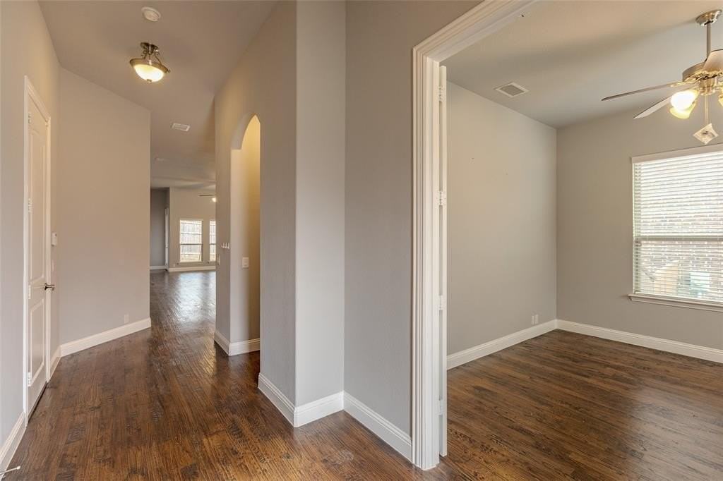 4517 Springhurst Dr - Photo 3 of 27