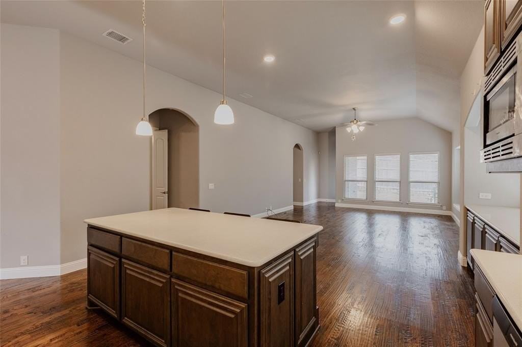 4517 Springhurst Dr - Photo 7 of 27