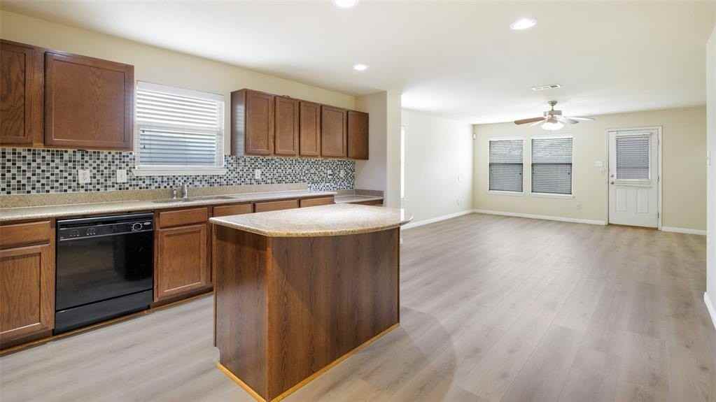 1508 Mockingbird Dr - Photo 5 of 23