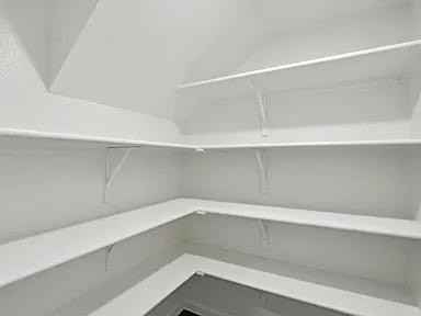 233 Berthe Ct - Photo 4 of 9