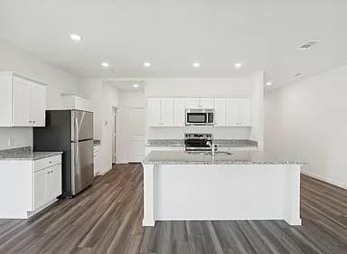 233 Berthe Ct - Photo 5 of 9