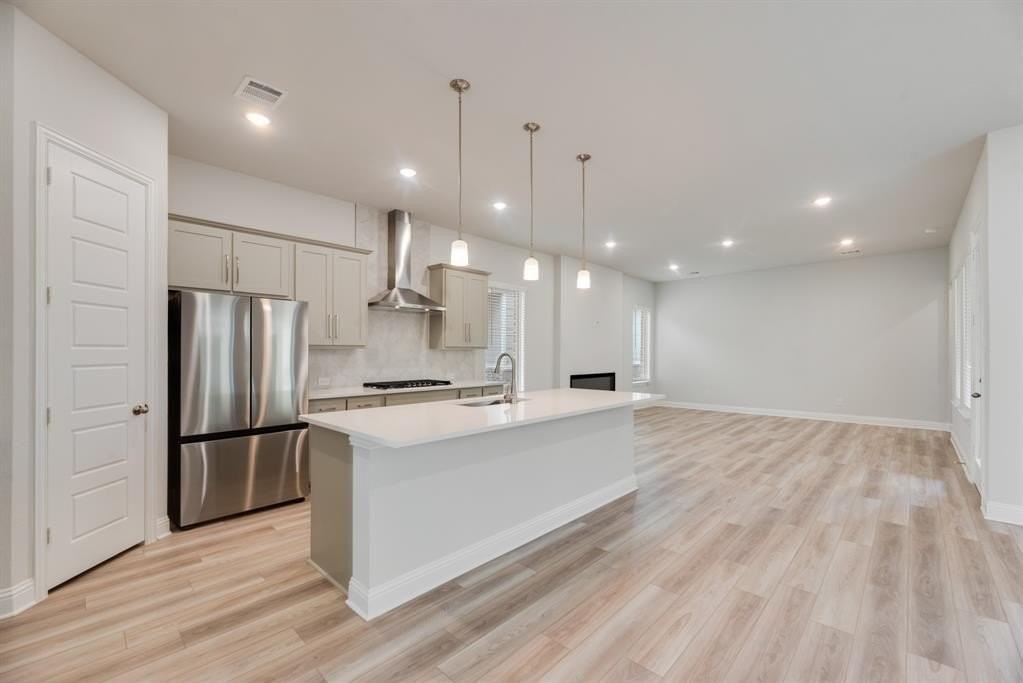 7009 Sunset Blvd - Photo 7 of 35