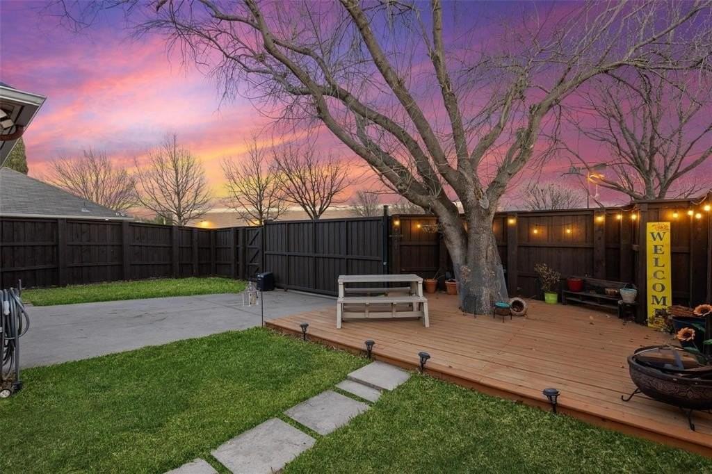 18212 Muir Cir - Photo 2 of 29