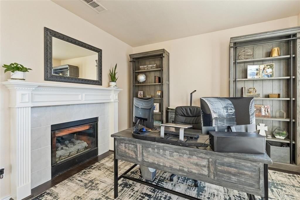 18212 Muir Cir - Photo 6 of 29