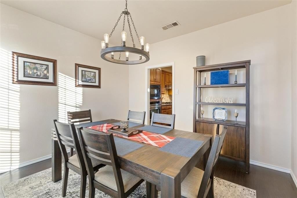 18212 Muir Cir - Photo 7 of 29