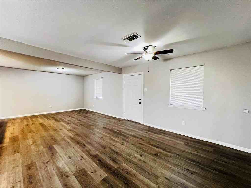 215 Birdwell Rd - Photo 2 of 17