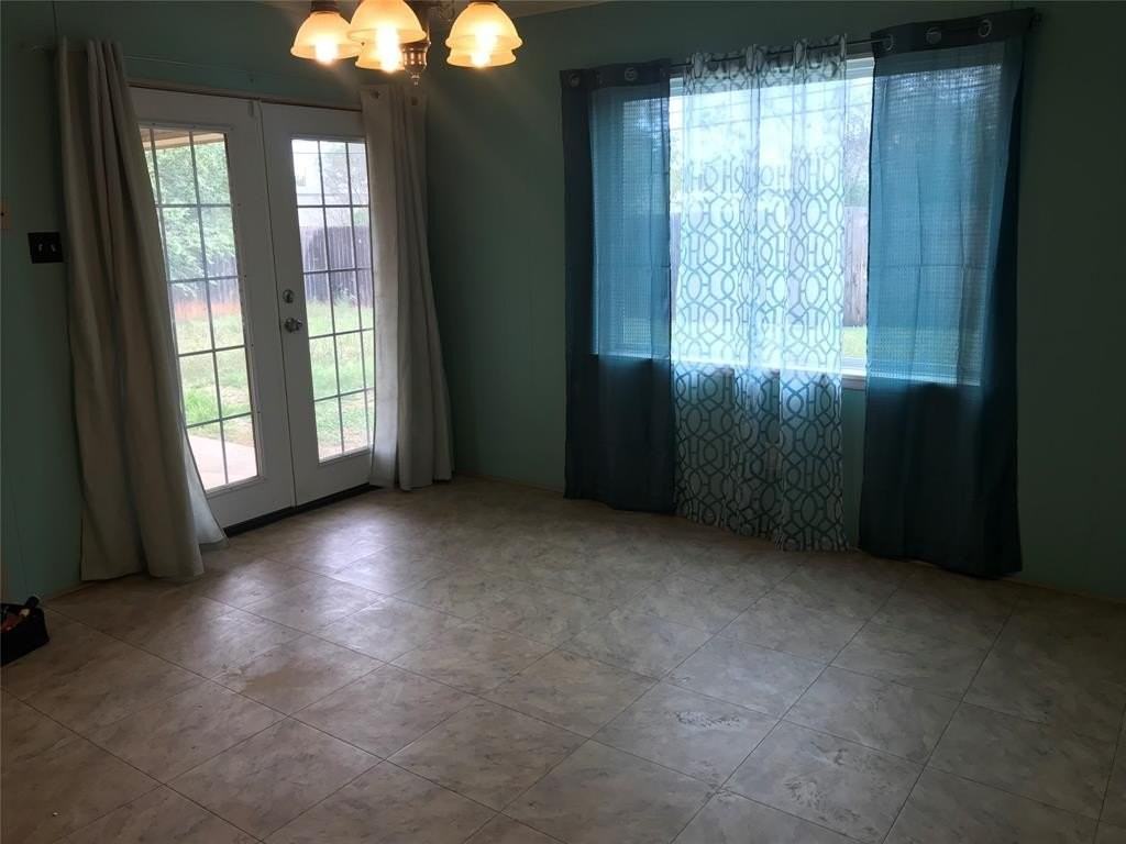 409 S San Jose Dr - Photo 6 of 21