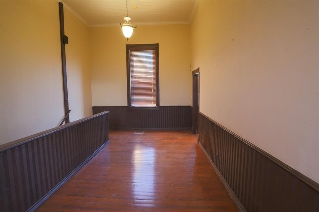 402B W 3rd St #A - Photo 4 of 7