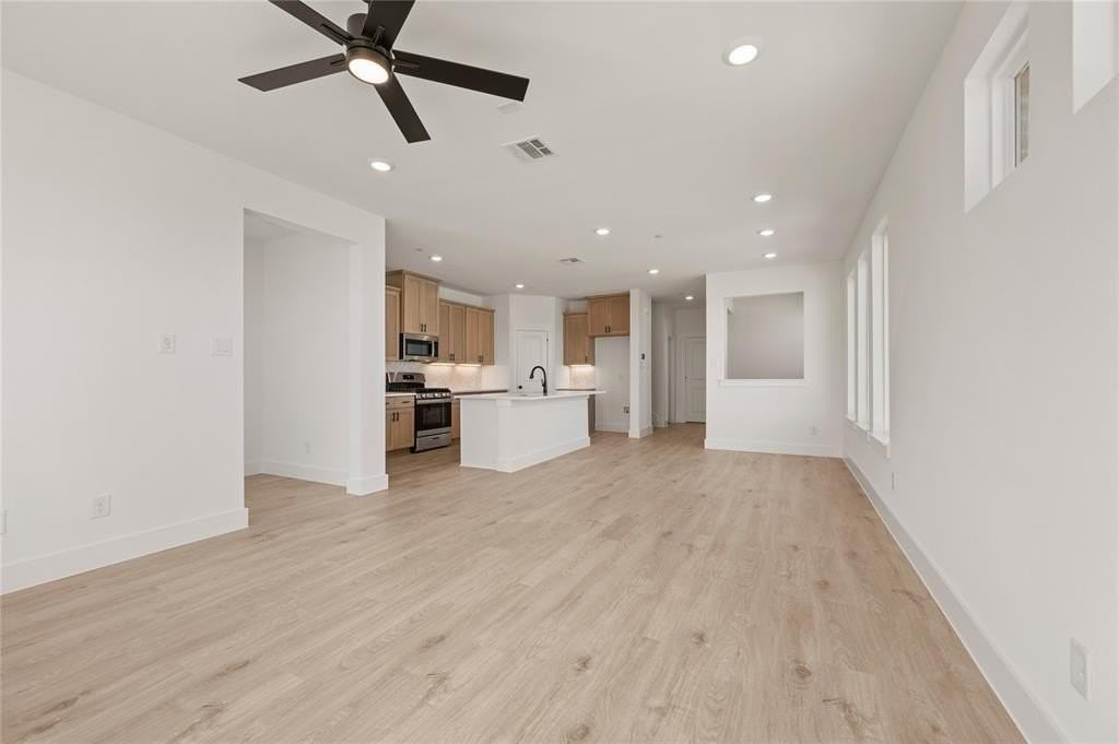 9617 Dahlia Boulevard - Photo 6 of 27