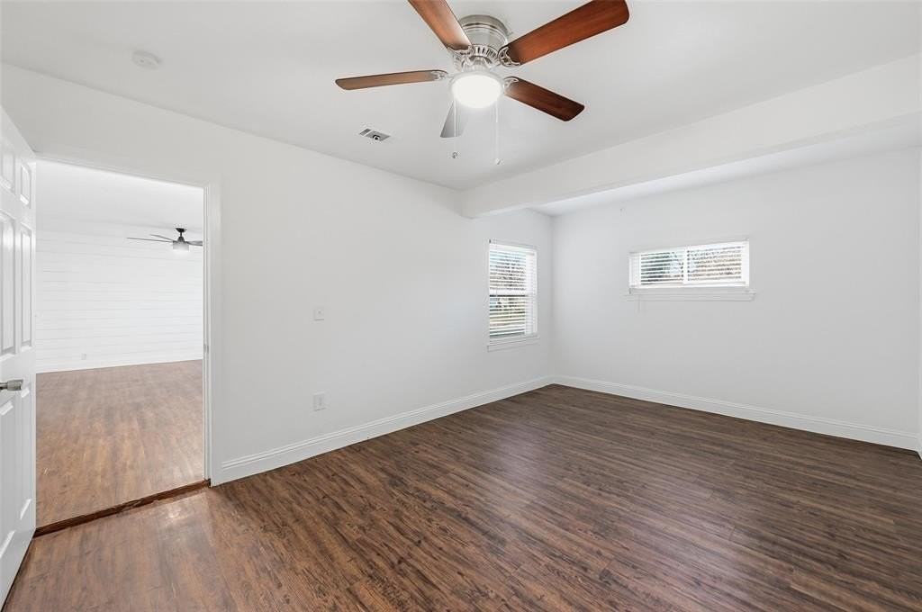 1005 Highland Dr - Photo 3 of 16