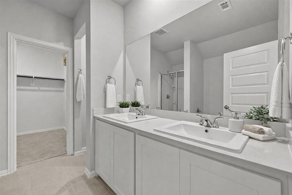 1504 Foxglove Park - Photo 5 of 12