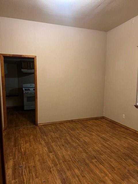 320 NW 9th St. Street - Photo 7 of 13