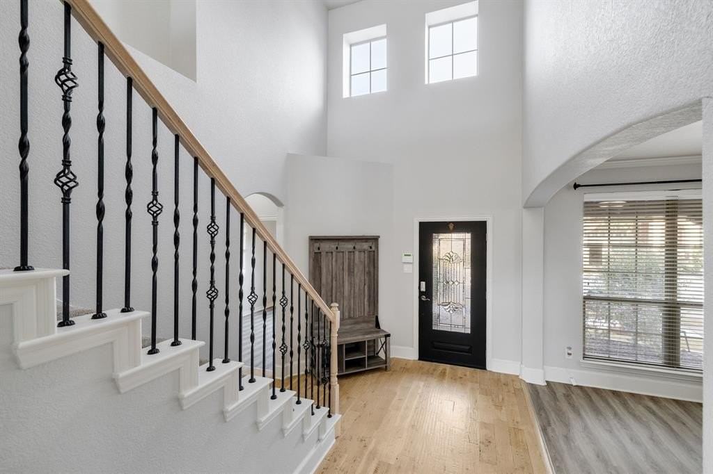 5629 Hampshire Dr - Photo 5 of 40