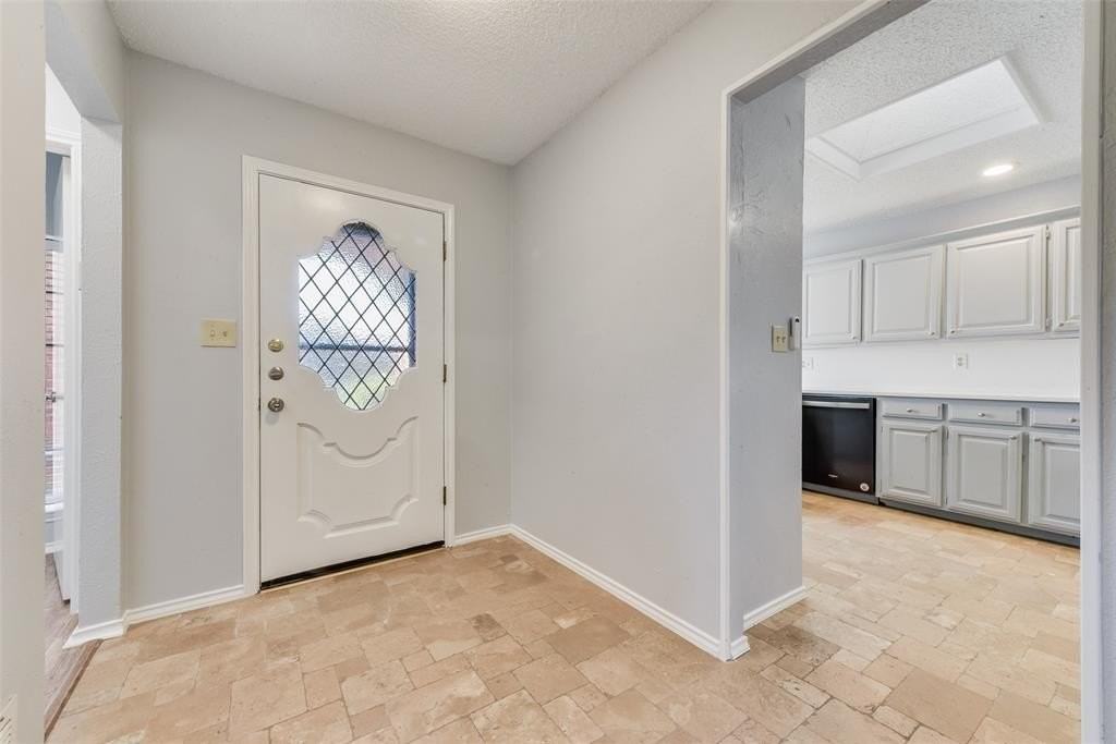 2801 Hickory Bend Dr - Photo 3 of 25