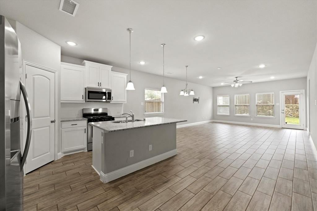 1515 Charismatic Ct - Photo 6 of 22