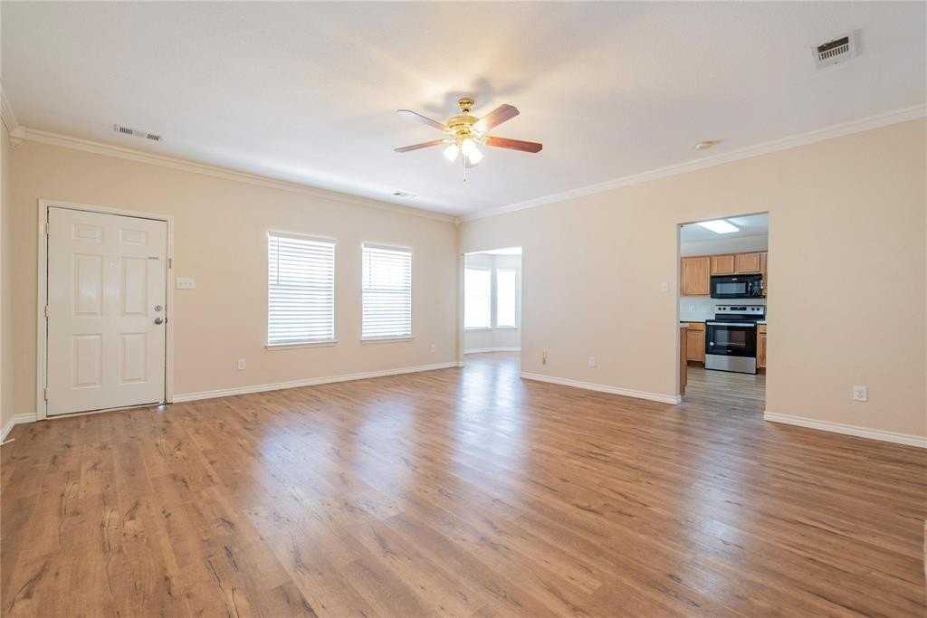 107 Jerome Pr - Photo 5 of 22