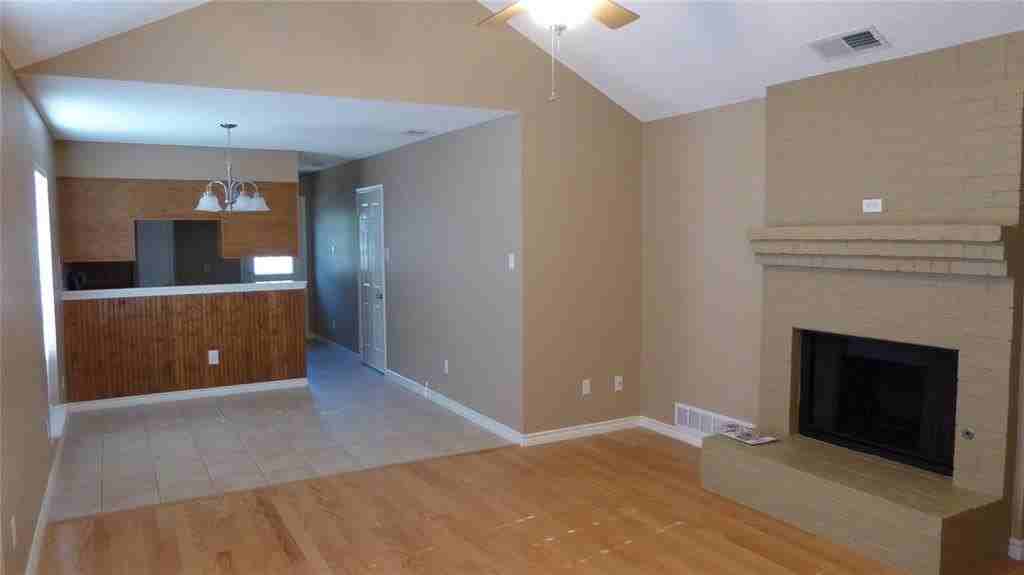 209 Stone Cir - Photo 3 of 6