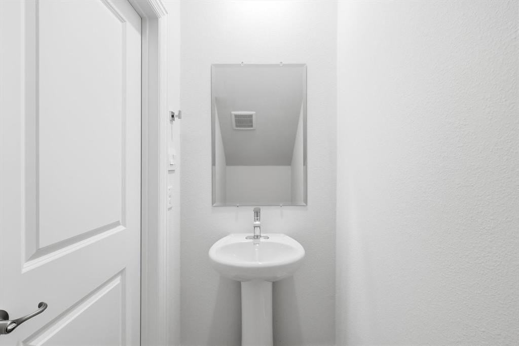 1504 Lake District Dr - Photo 6 of 31