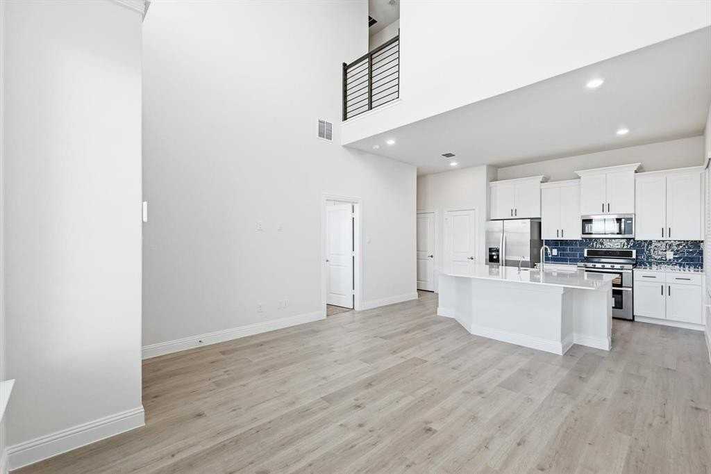 1504 Lake District Dr - Photo 7 of 31