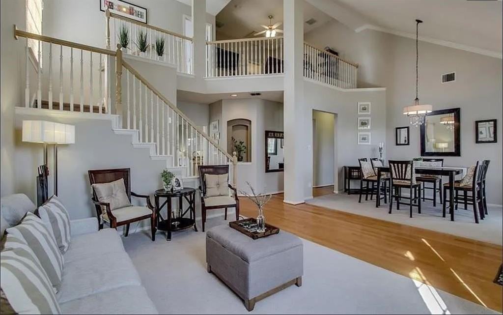 120 Stonecreek Dr - Photo 2 of 8