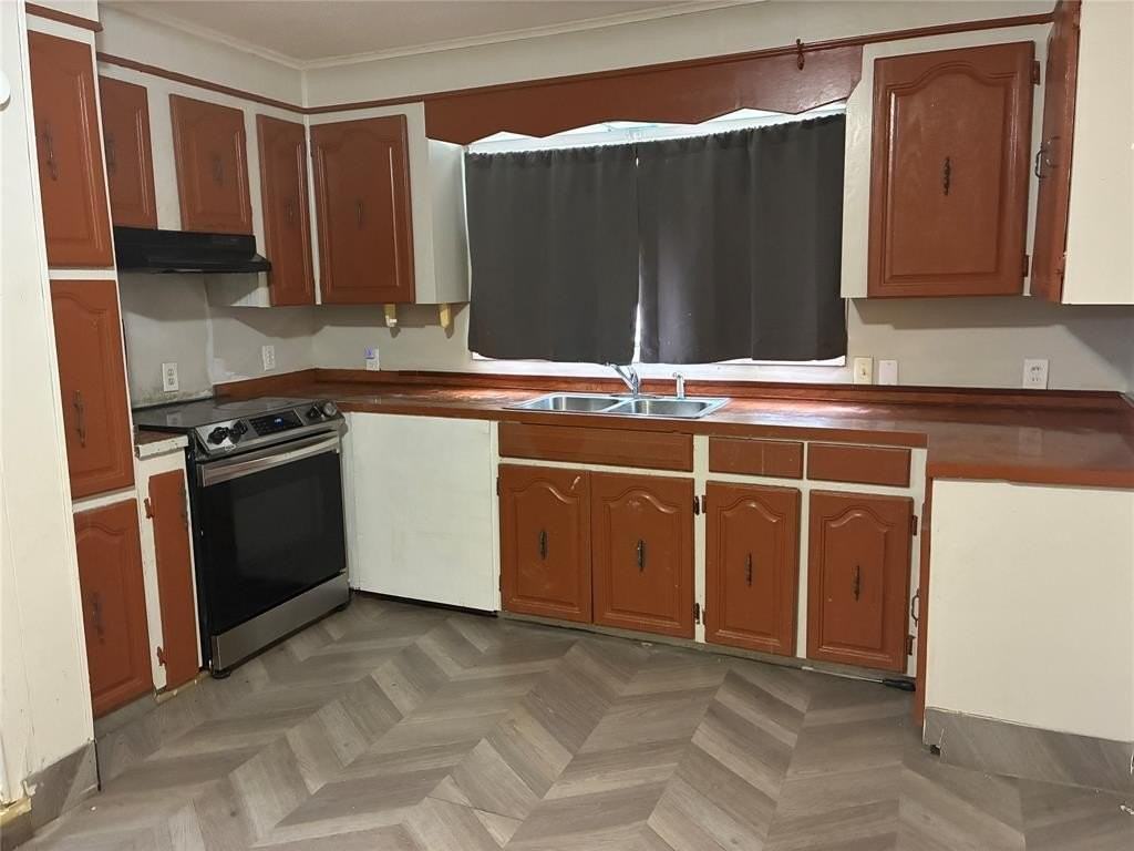 329 Berry St - Photo 2 of 7