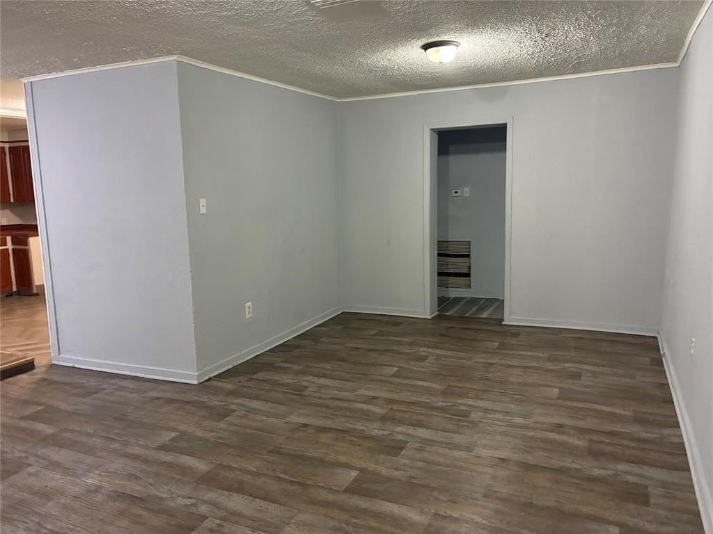 329 Berry St - Photo 6 of 7