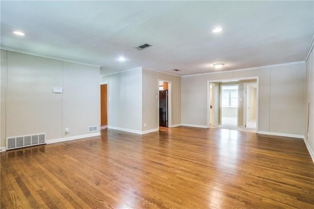 3517 Rogers Ave - Photo 7 of 20