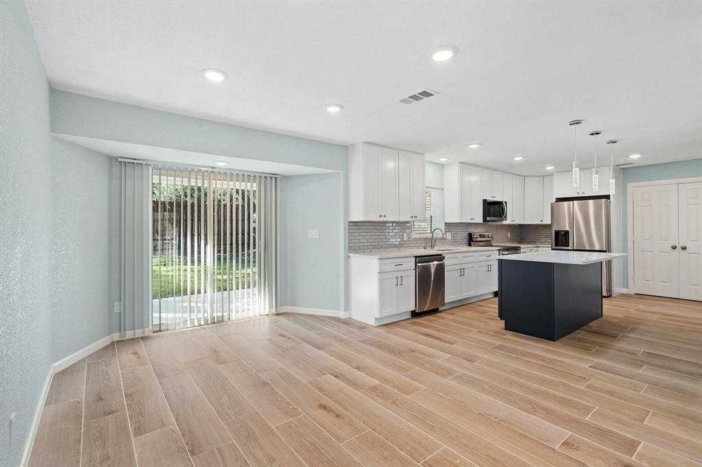 2101 Country Dell Dr - Photo 6 of 32