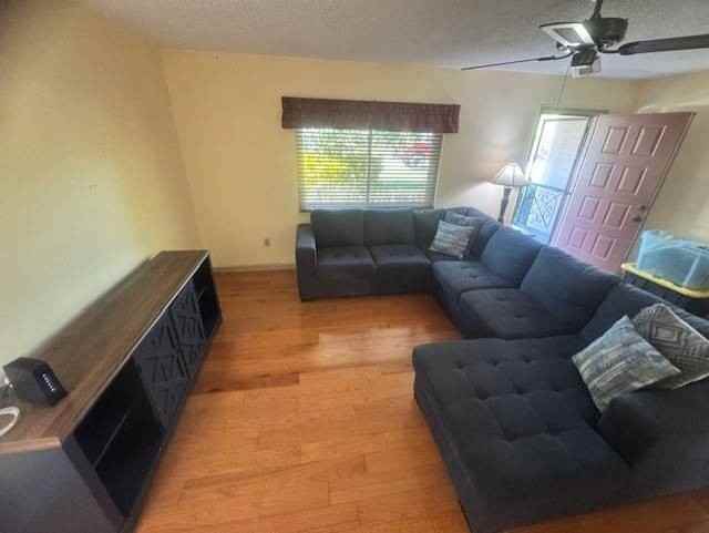 110 Truman Ave Ne - Photo 5 of 35