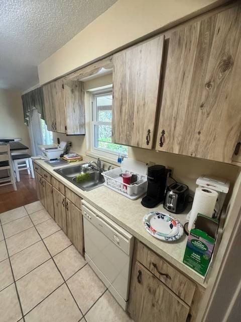 110 Truman Ave Ne - Photo 7 of 33