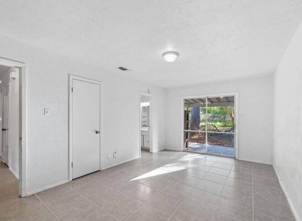 24710 Glen Loch Dr - Photo 2 of 6