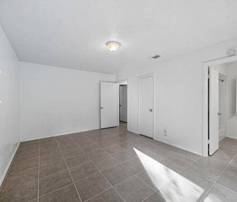 24710 Glen Loch Dr - Photo 4 of 6