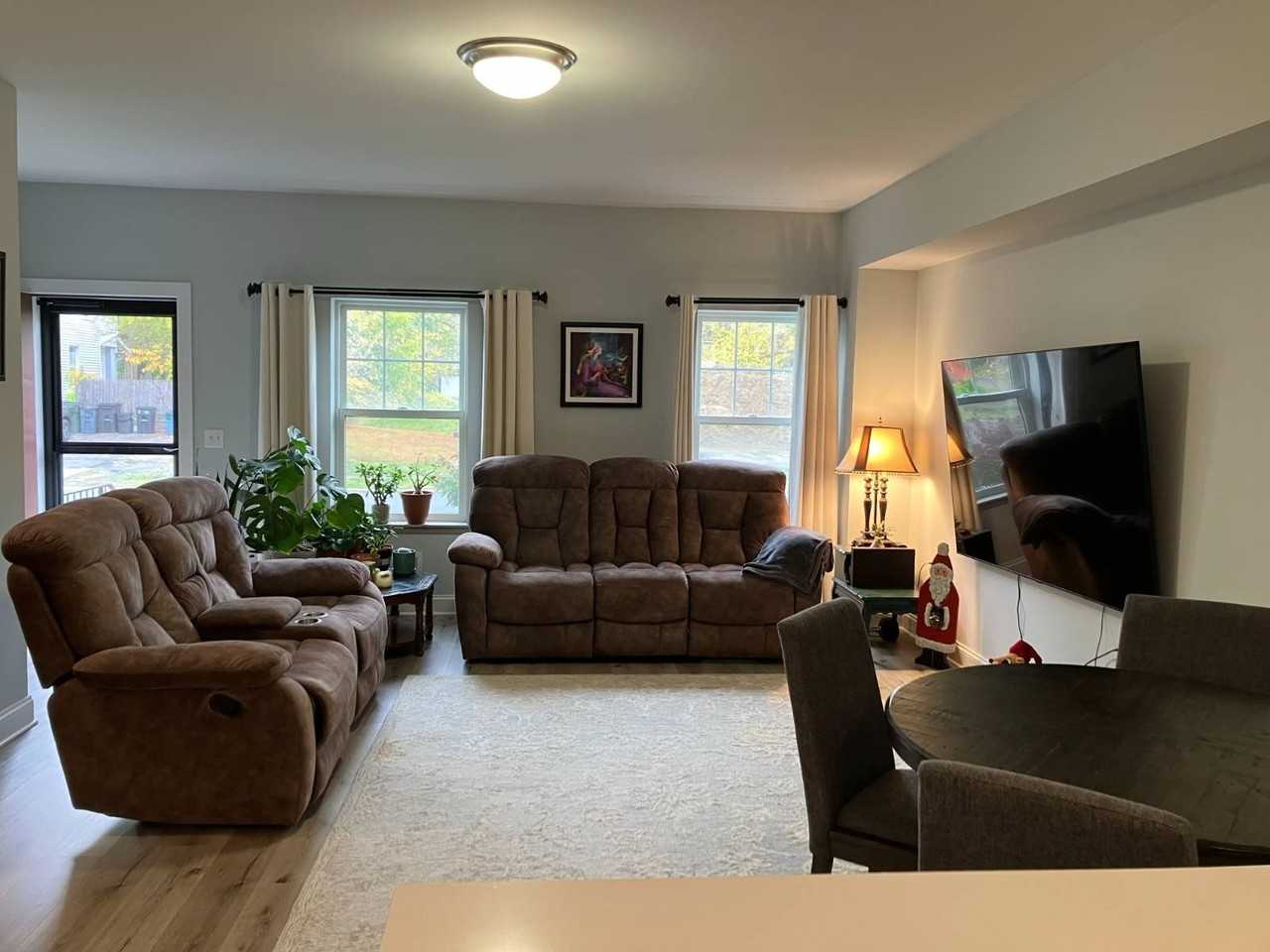 1155 Barrett St - Photo 6 of 19