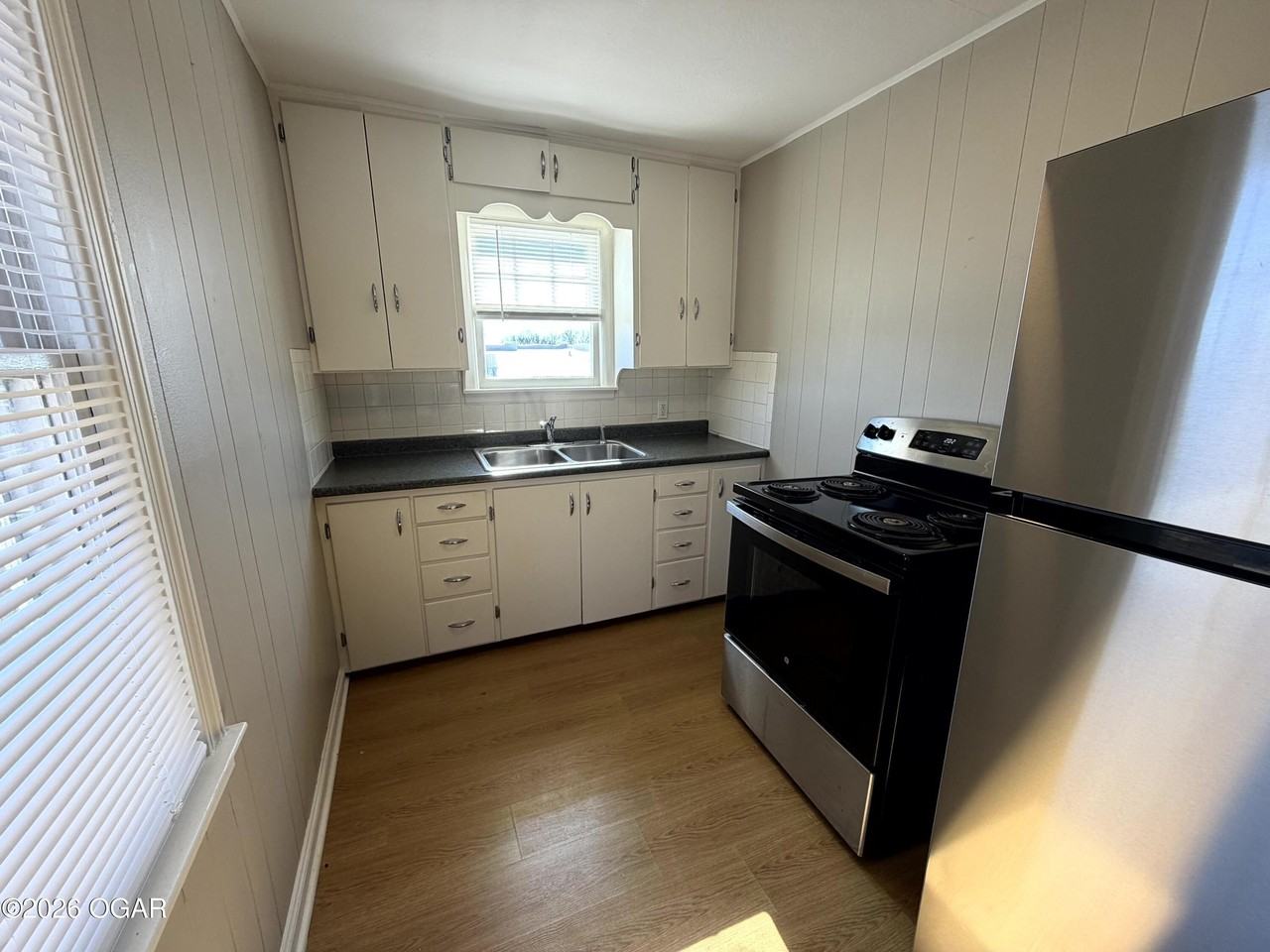 2432 Salem St - Photo 4 of 10