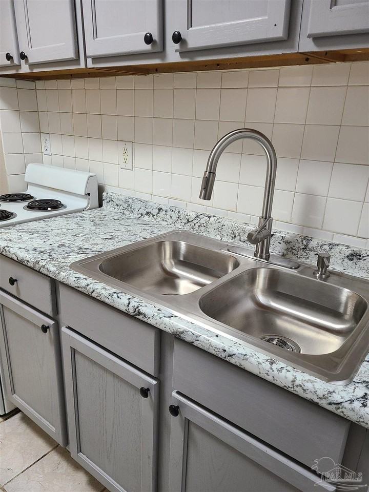 612 Mccarroll Rd #B - Photo 6 of 13