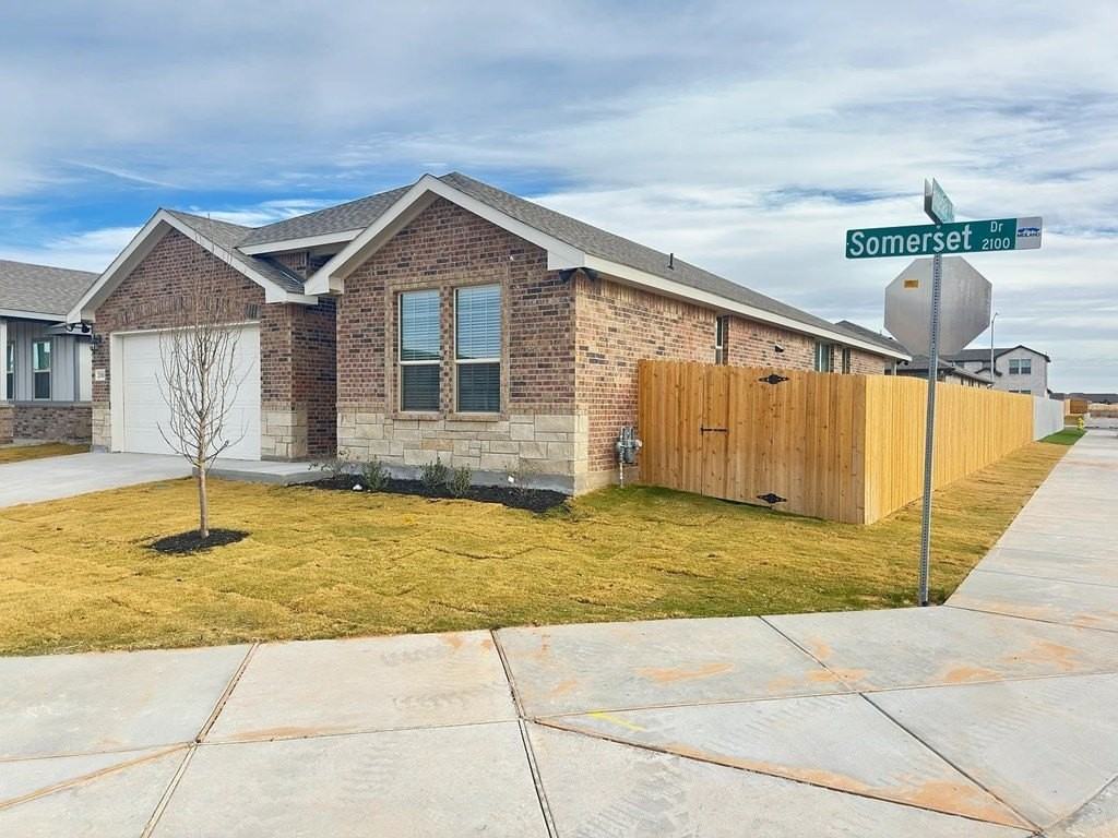 2100 Somerset Dr - Photo 2 of 29